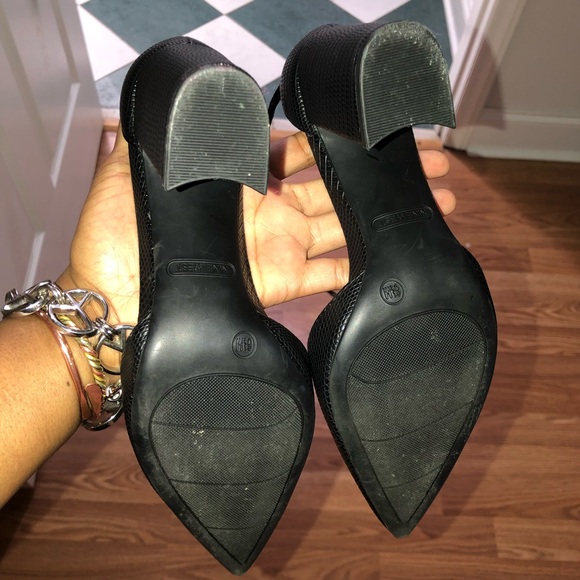 Nine West Textured Business Pumps. 6 1/2 Women’s Shoe - Picture 3 of 3
